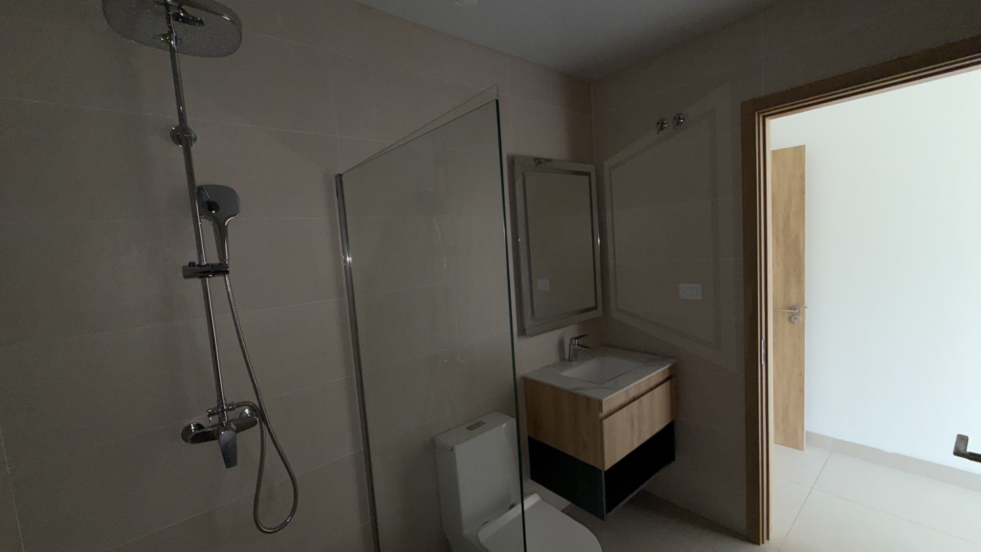 Apartamento 3 habitaciones 3 Baños 208 m2 con Rooftop y Jacuzzi