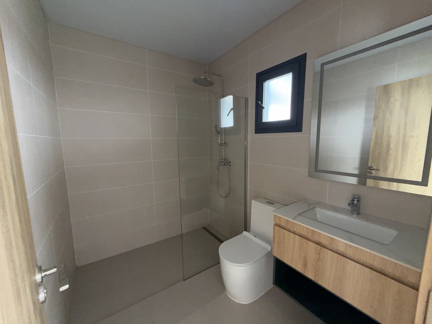 Apartamento 3 habitaciones 3 Baños 208 m2 con Rooftop y Jacuzzi
