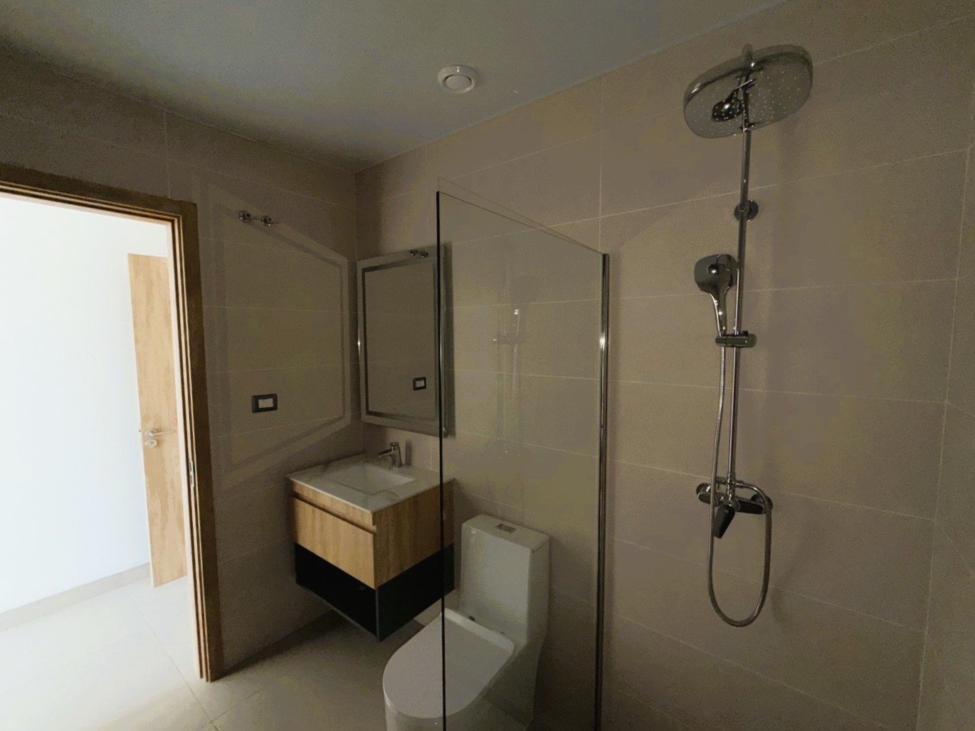 Apartamento 3 habitaciones 3 Baños 208 m2 con Rooftop y Jacuzzi