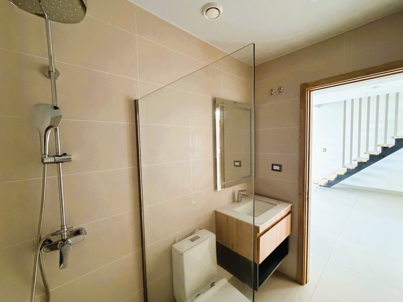 Apartamento 3 habitaciones 3 Baños 208 m2 con Rooftop y Jacuzzi