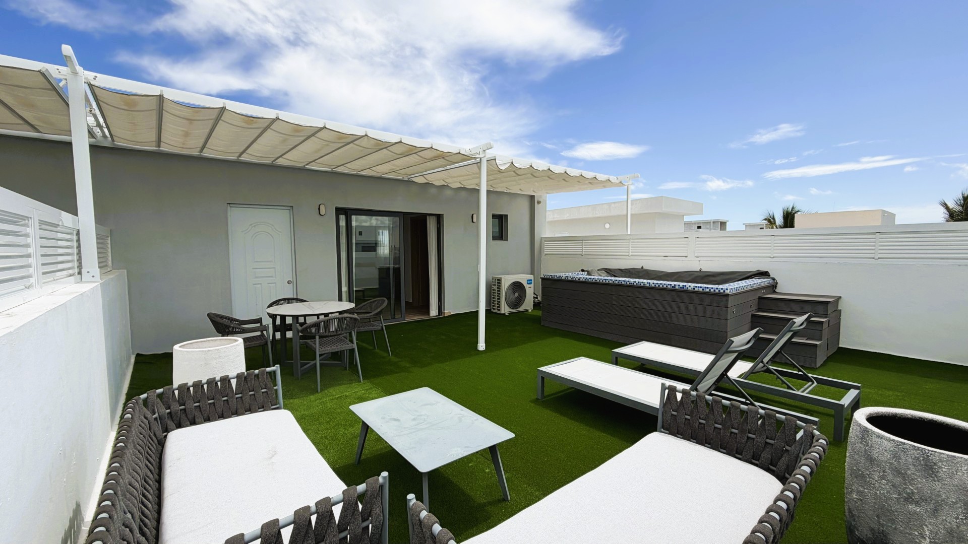 Apartamento 3 habitaciones 3 Baños 208 m2 con Rooftop y Jacuzzi